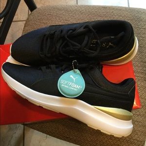 Puma Adela Soft foam black & gold women’s size 9.5